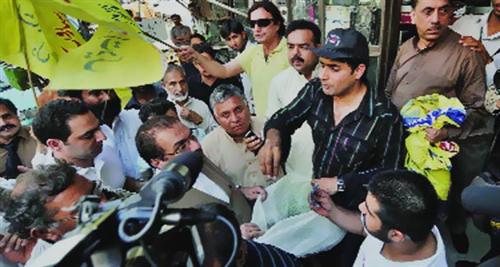 abrar-ul-haq collects funds for swat refugees