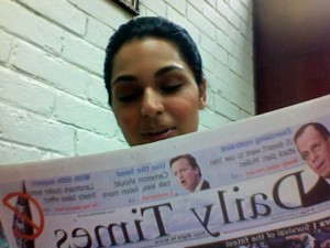 Meera Jee reading english newspaper