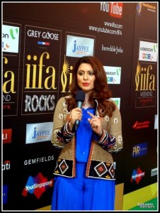 Sidra Iqbal hosting IIFA Awards Green Carpet