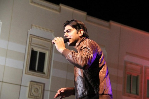 Goher Mumtaz on vocals