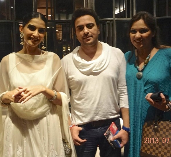Shiraz Uppal, Ayesha Shiraz and Sonam Kapoor at Raanjhanaa success party. Pictures via Web