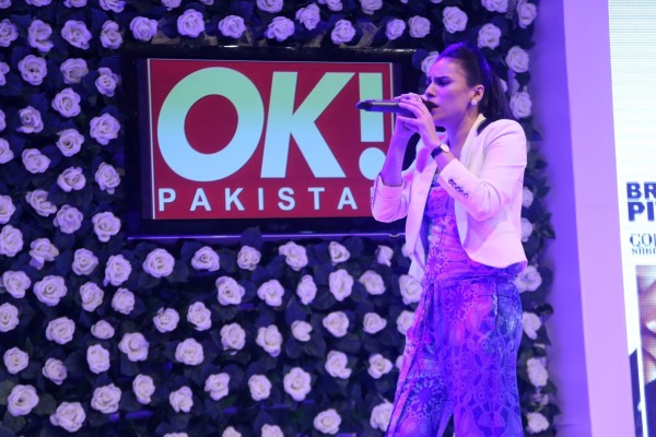 Zoe Viccaji during her musical performance at the OK! Pakistan launch event (2)
