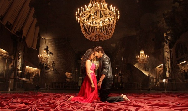 adeel-chaudharys-debut-bollywood-movie-bhaangarh-official-trailer (2)