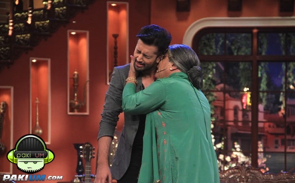 atif-aslam-in-comedy-nights-with-kapil (6)