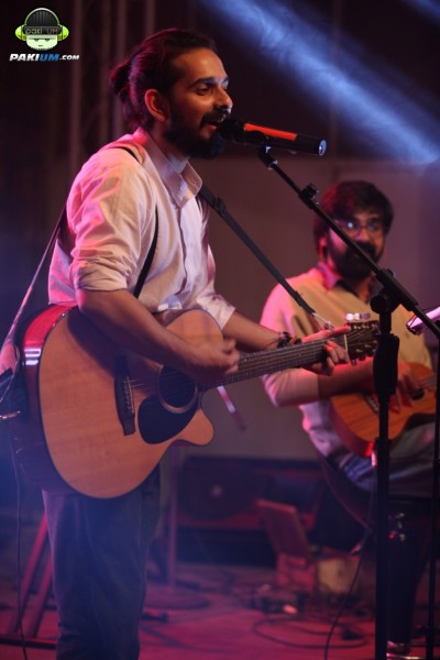 jimmy-khanasrar-and-sara-haider-perform-in-coke-studio-gigs-2015 (1)