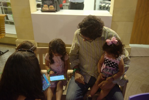 Omran Shafique and his kids playing the 3 Bahadur Game