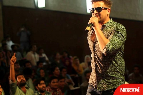 adnan-of-soch-performing-at-one-of-the-audition-sessions